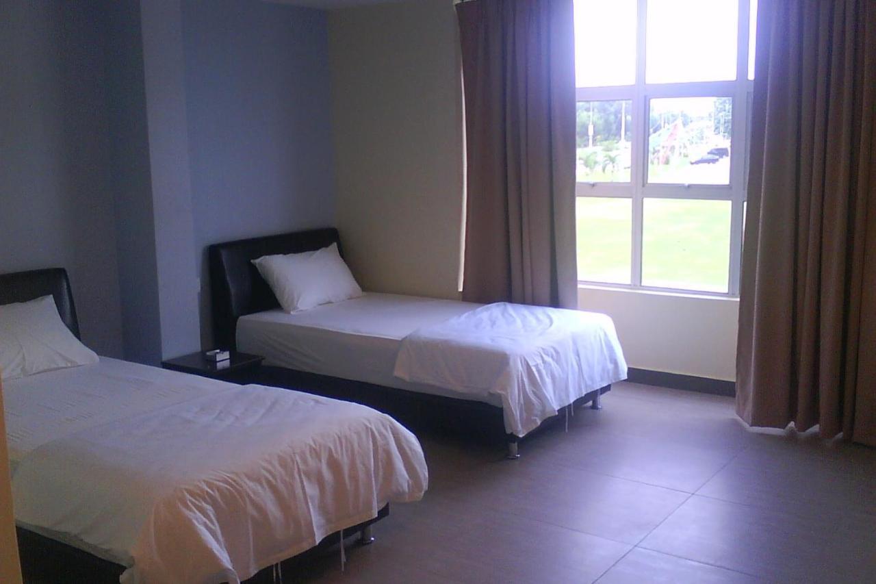Oyo 90021 Star View Hotel Kampong Batu Tiga Szoba fotó