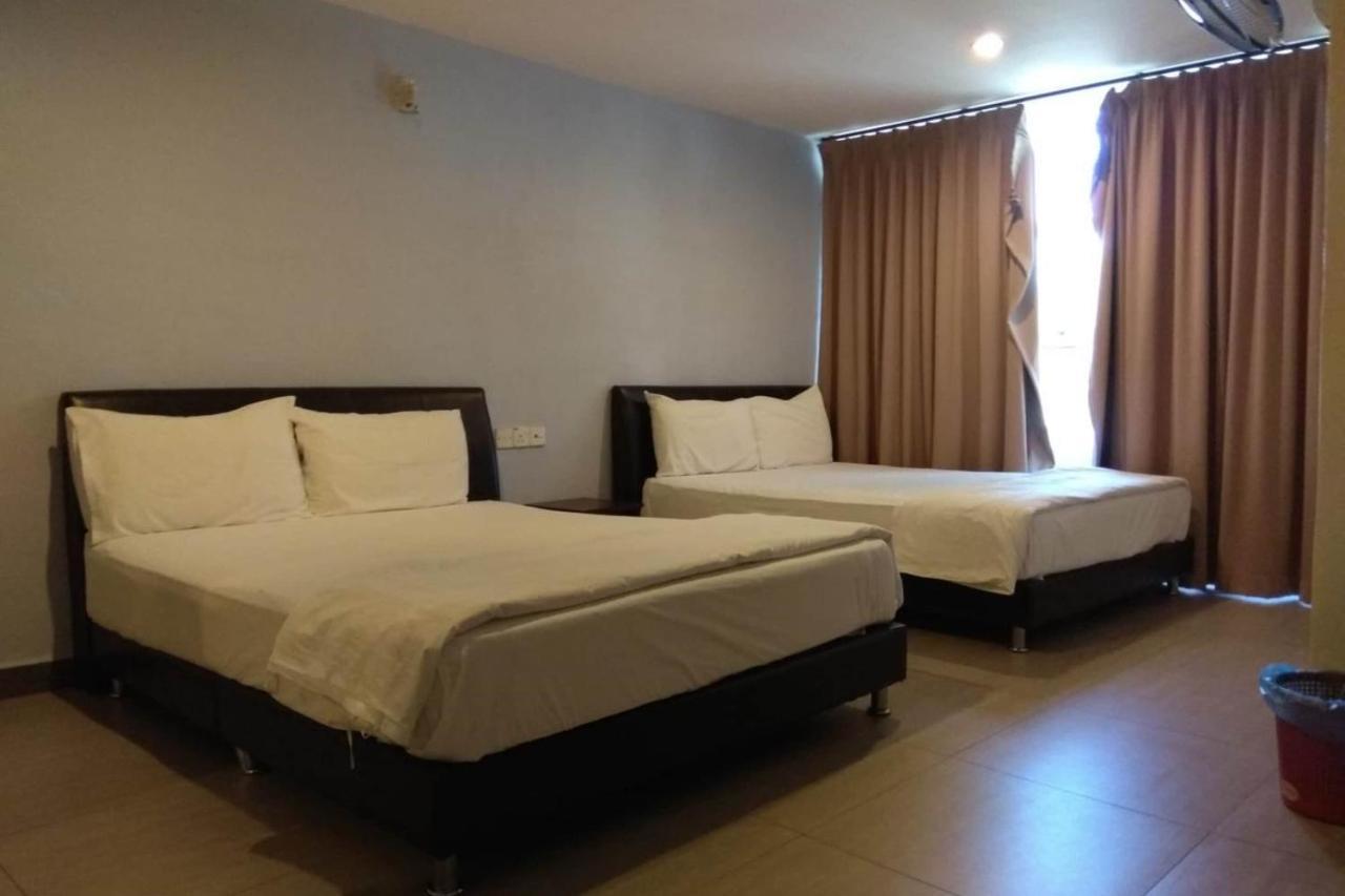 Oyo 90021 Star View Hotel Kampong Batu Tiga Kültér fotó